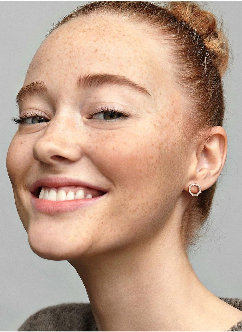 buy-only-sparkling-circle-stud-earrings_axu