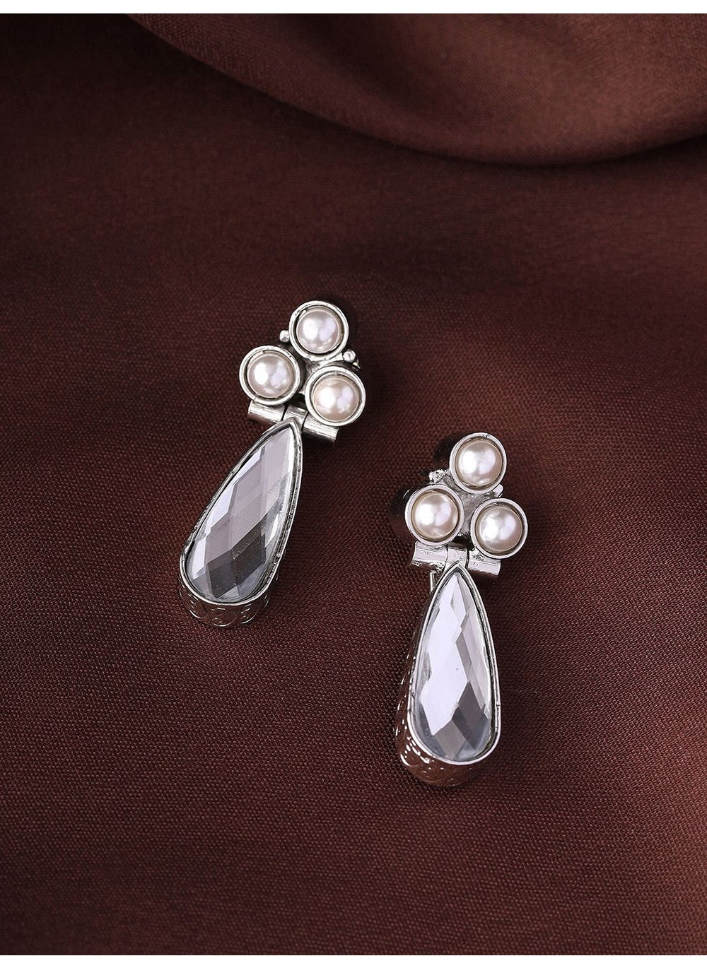 buy-priyaasi-crystal-studded-floral-drop-earrings_0pj
