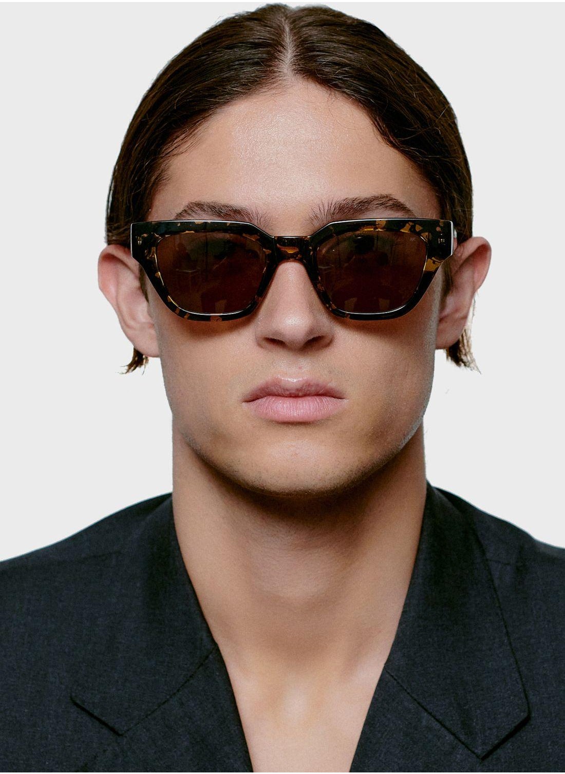 buy-a-kjaerbede-kaws-sunglasses_zqv