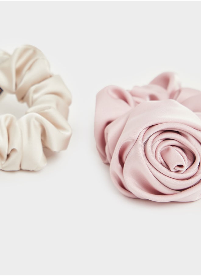 buy-styli-set-of-2-solid-scrunchie-with-flower-detail_opd