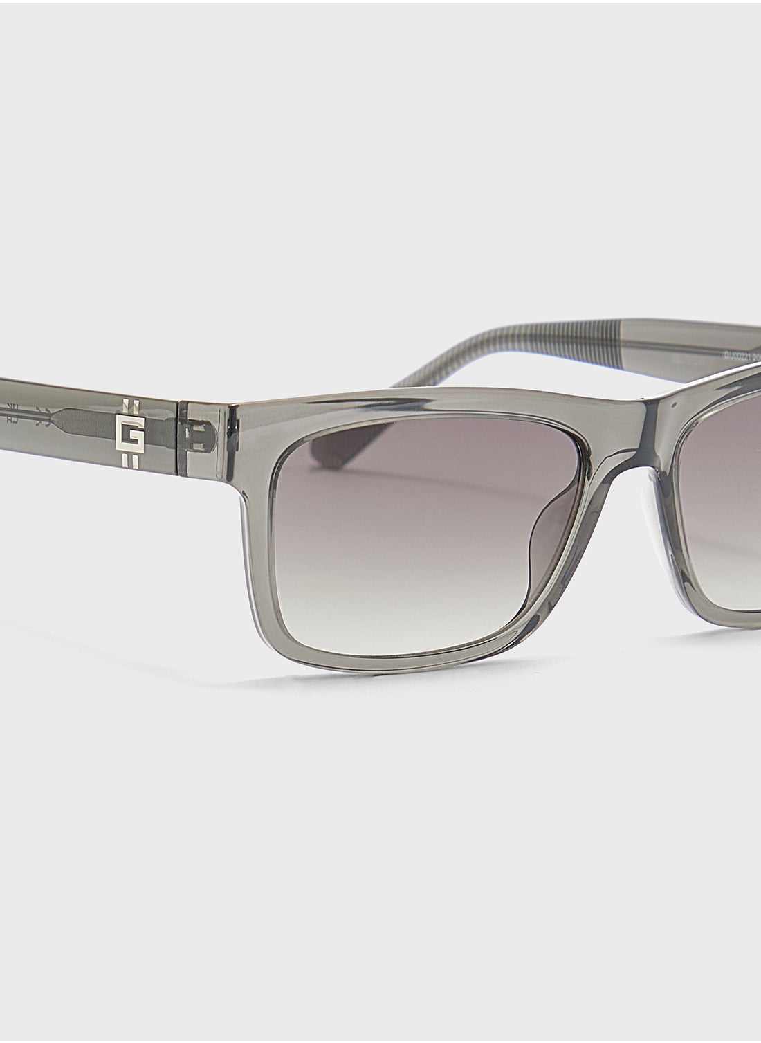 buy-guess-gu0022120b57-wayfarers-sunglasses_m56