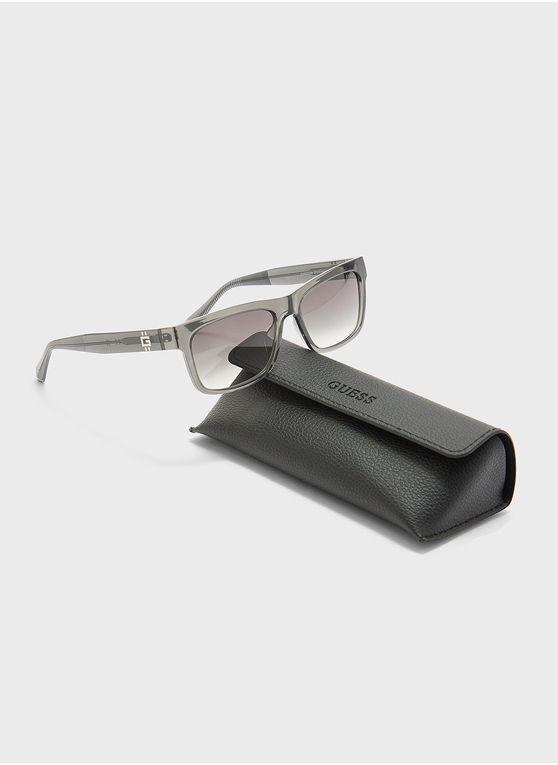 buy-guess-gu0022120b57-wayfarers-sunglasses_pxm