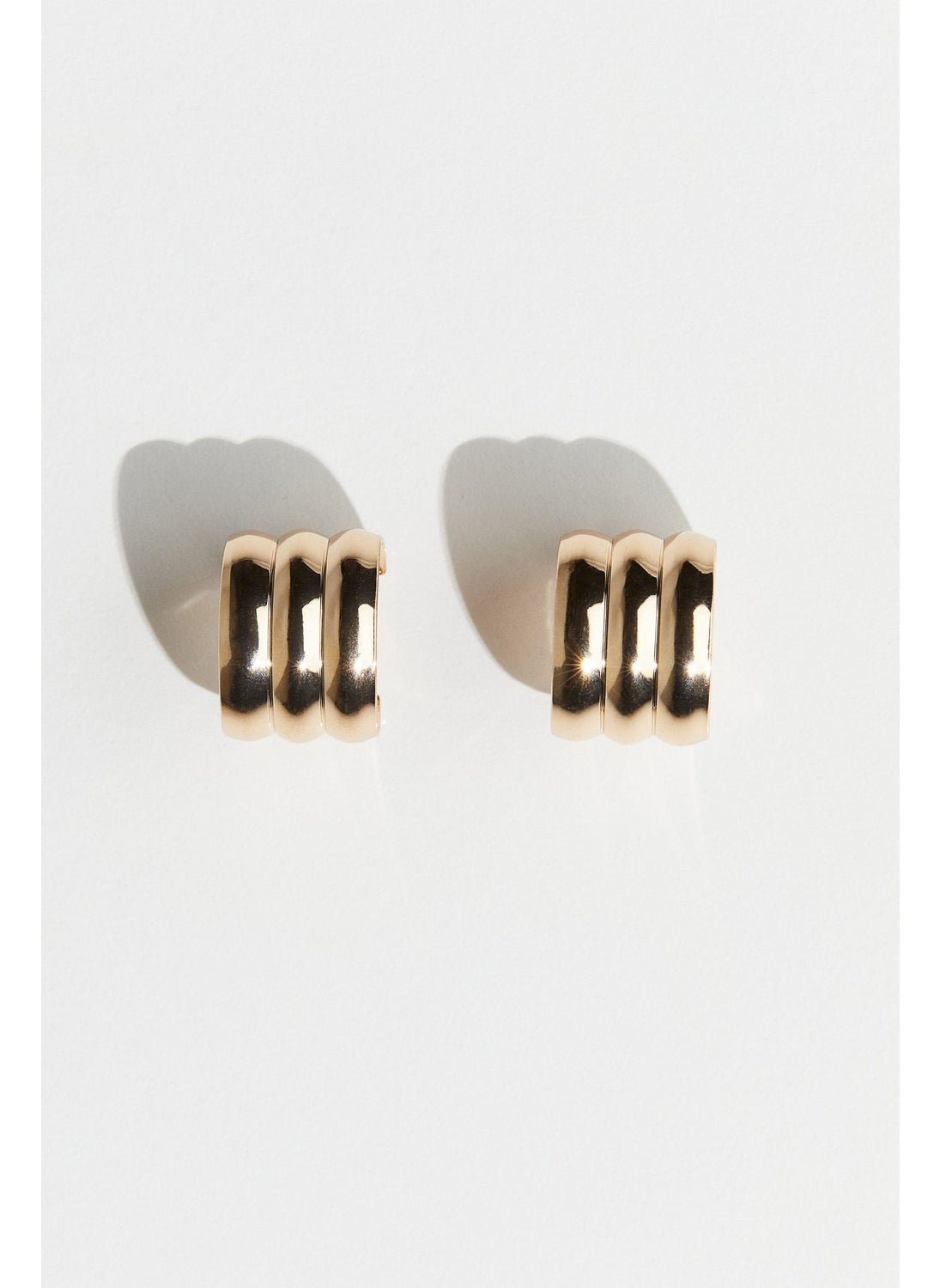 buy-h-m-fluted-hoop-earrings_h4s
