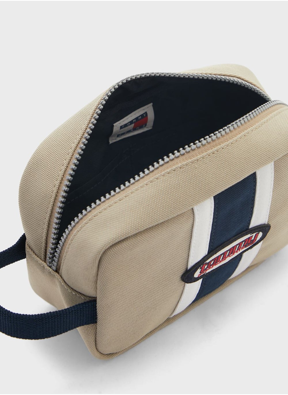 buy-tommy-jeans-heritage-washbag_zrt