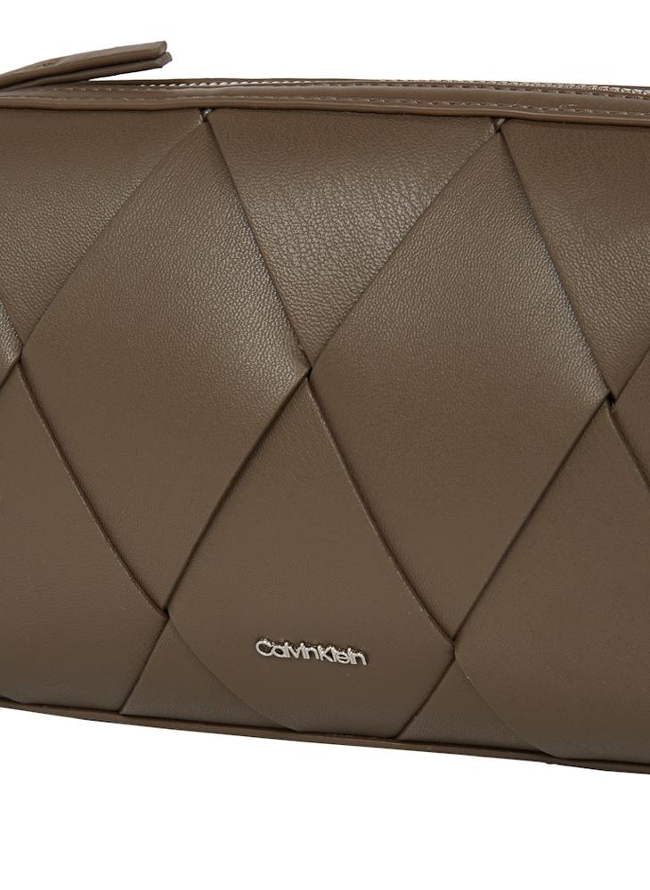 buy-calvin-klein-camera-bag_qc9