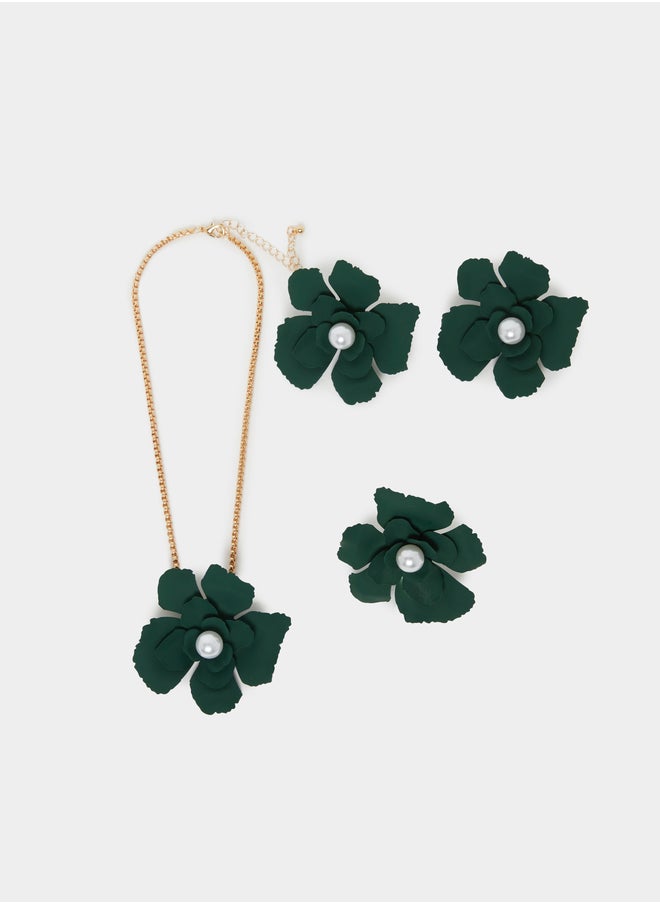 buy-styli-faux-pearl-detail-floral-pendant-necklace-and-stud-earrings-set_8x3