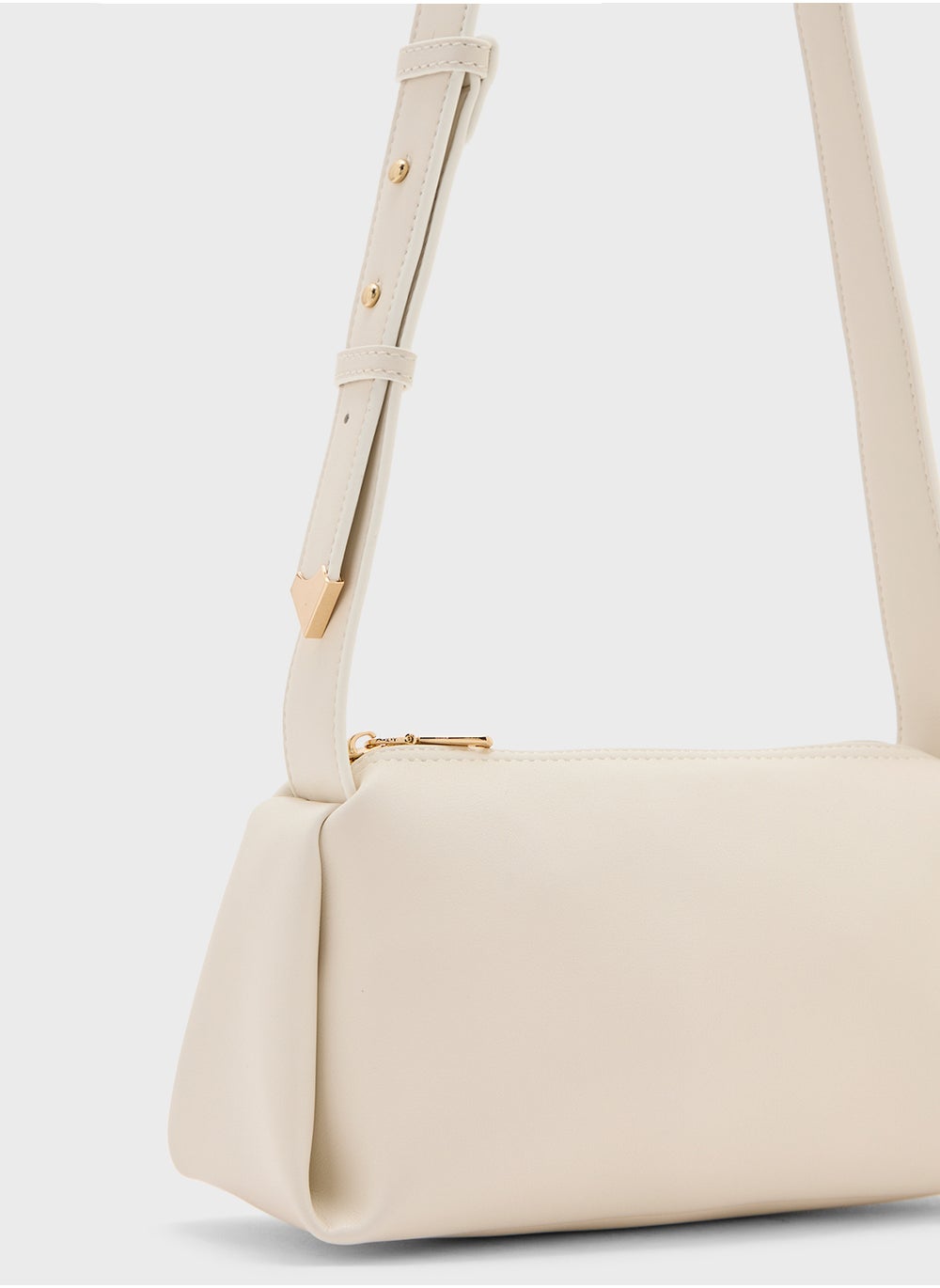 buy-ella-baguette-shaped-crossbody-bag_auy