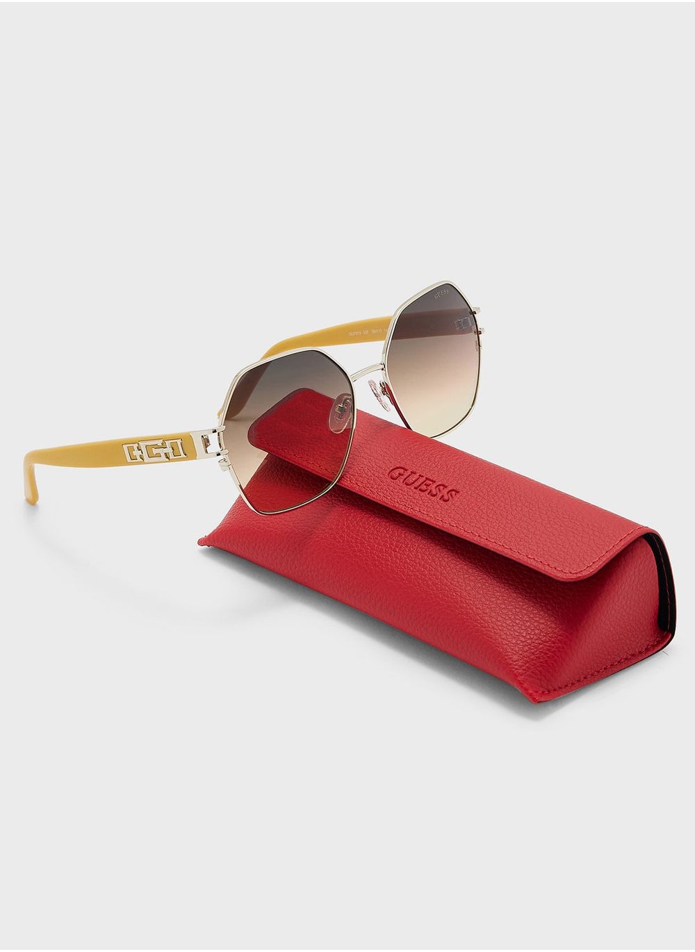 buy-guess-oversized-shape-sunglasses_lgi