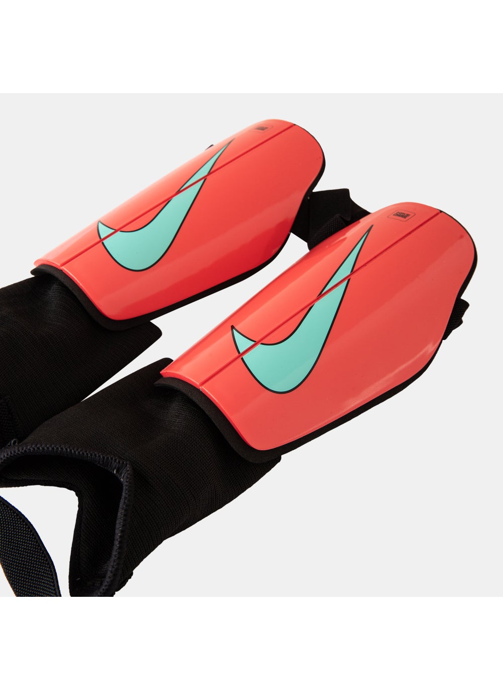 buy-nike-charge-football-shin-guards_vl4