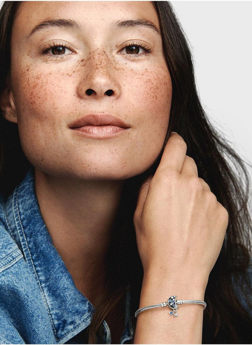 buy-pandora-pandora-moments-sparkling-moon-clasp-snake-chain-bracelet_lc4