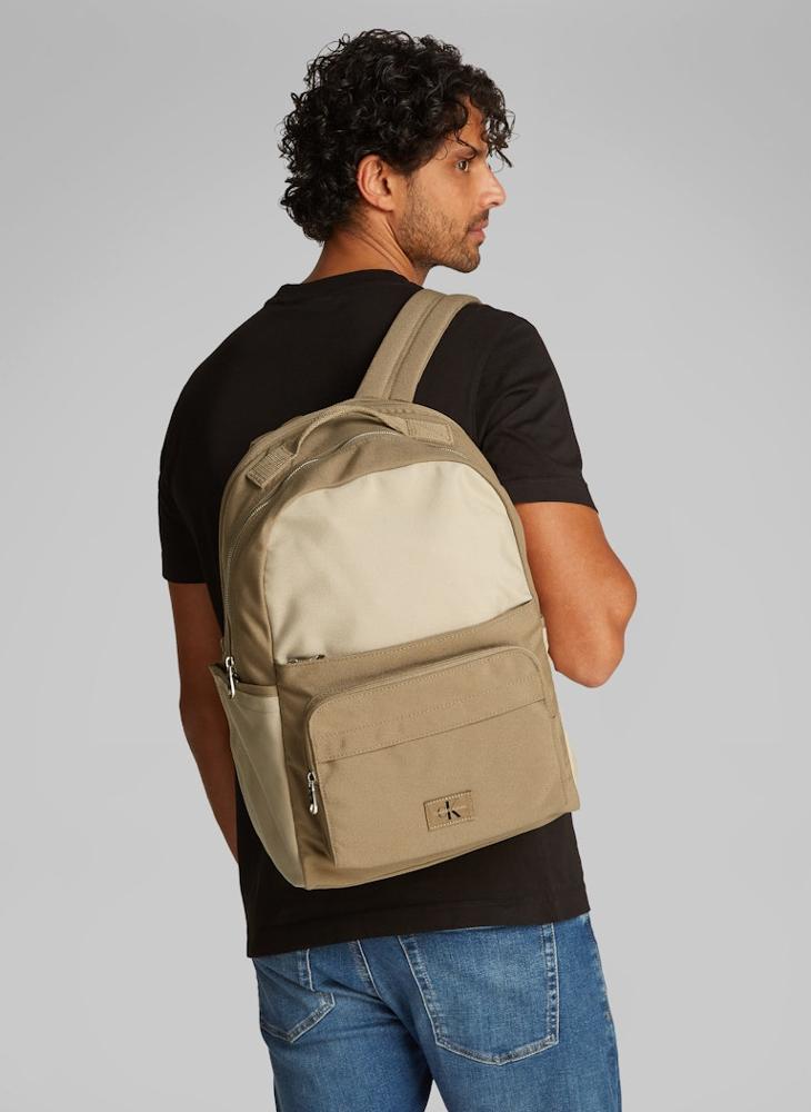 buy-calvin-klein-jeans-zip-backpack_tyc