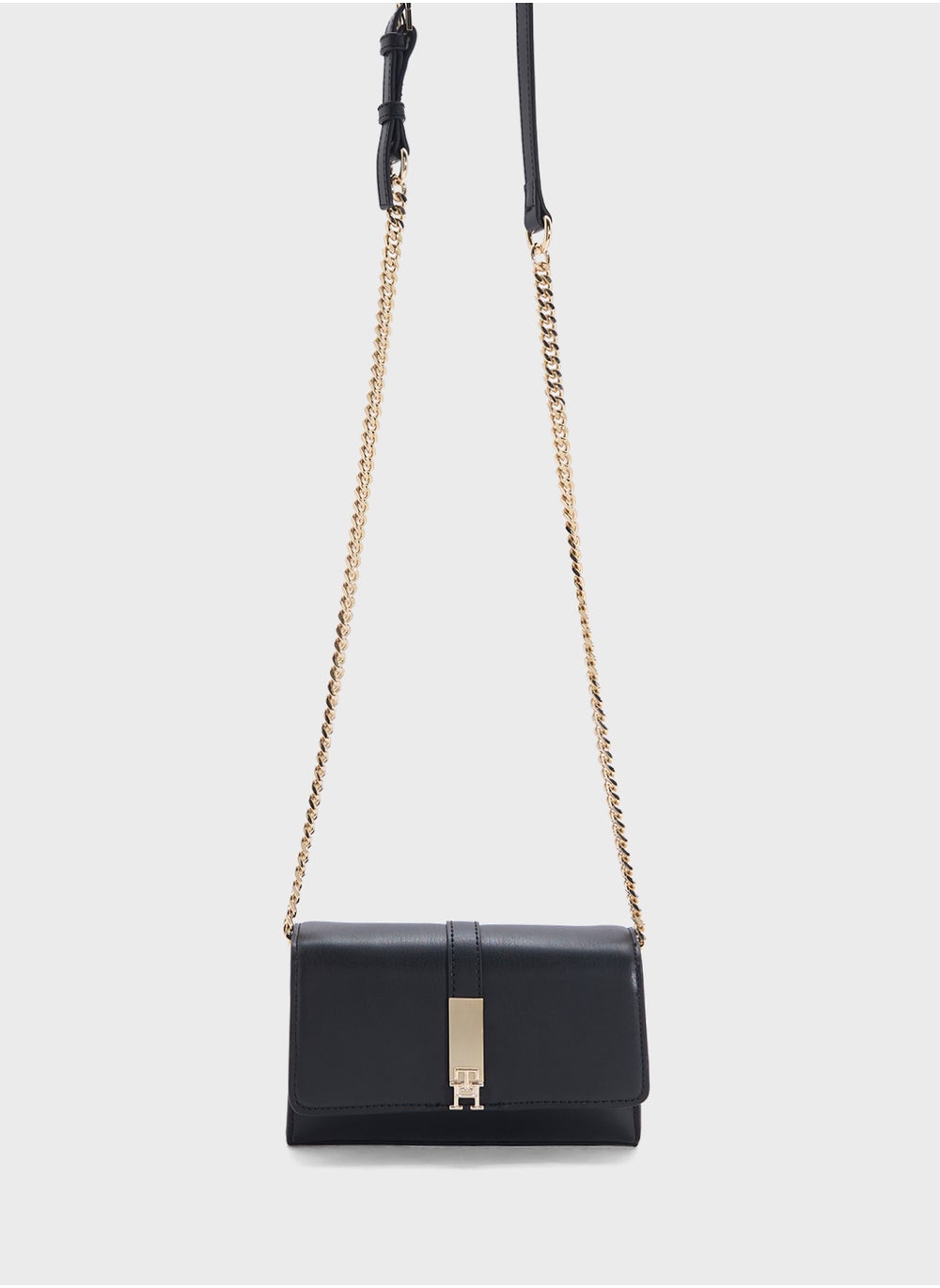 buy-tommy-hilfiger-heritage-mini-crossbody-bag-with-chain_w23
