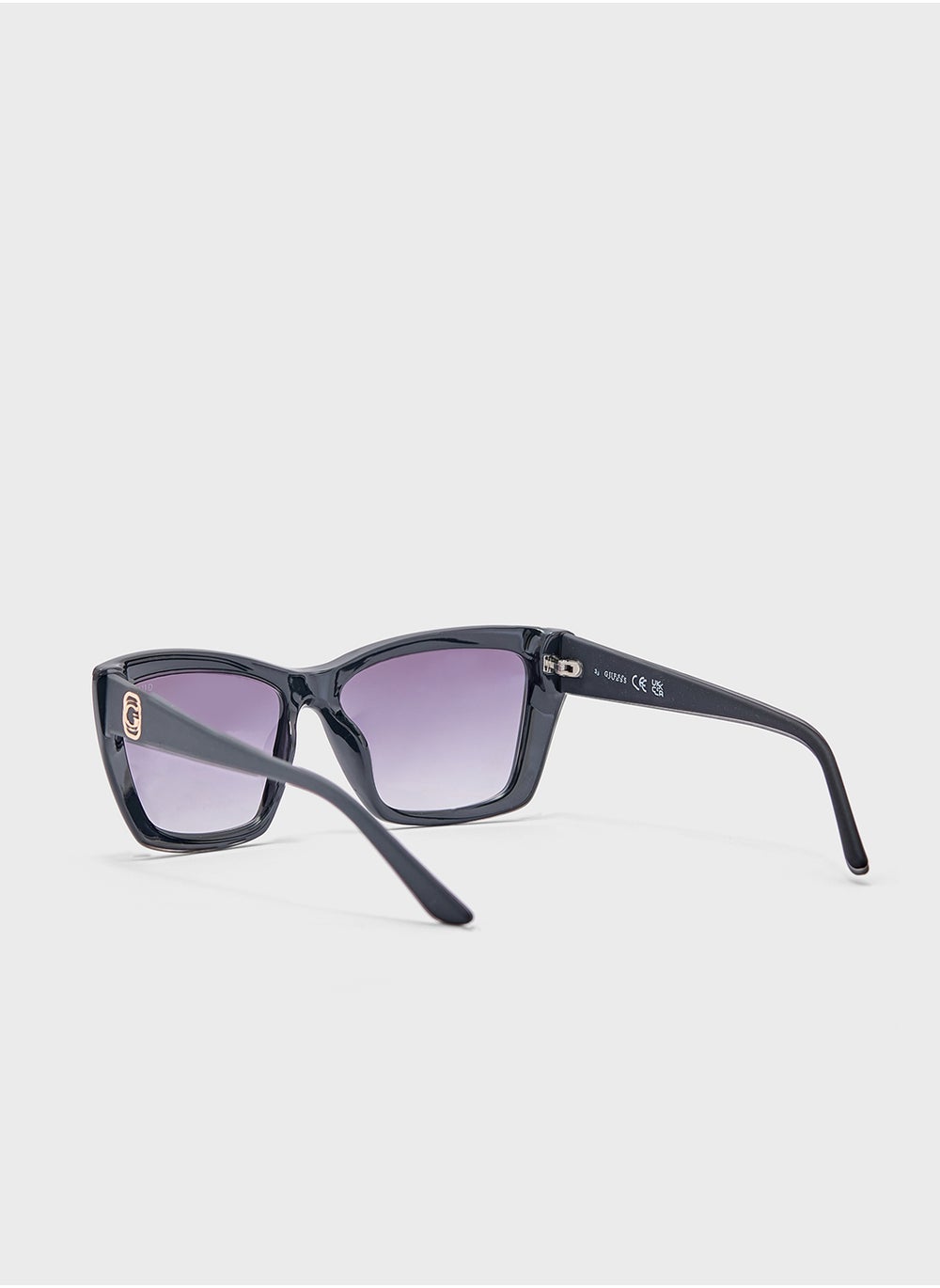 buy-guess-uv-protector-wayfarers-sunglasses_05b