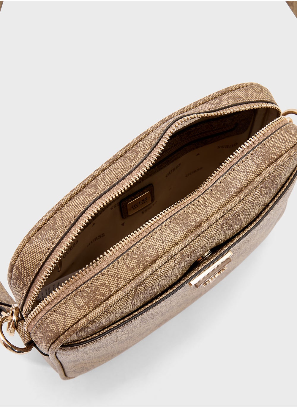 buy-guess-meridian-camera-bag_2do