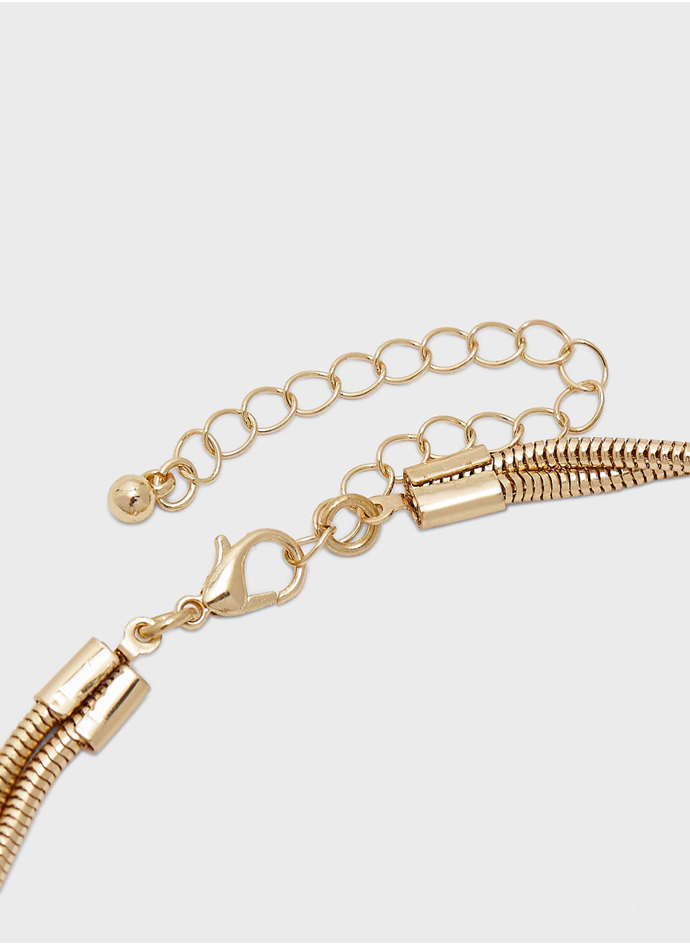 buy-ella-hammered-pendant-necklace_3a4