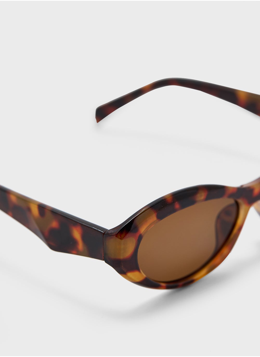 buy-ella-oval-len-sunglasses_mll