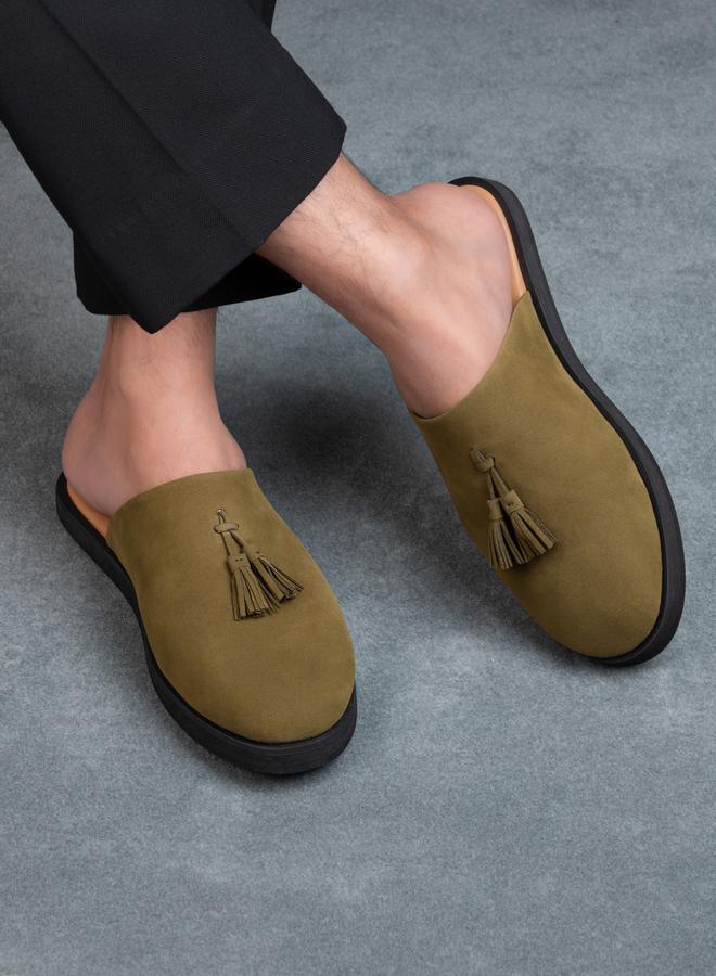 buy-styli-styli-suede-clogs-with-tassel-detail_7va