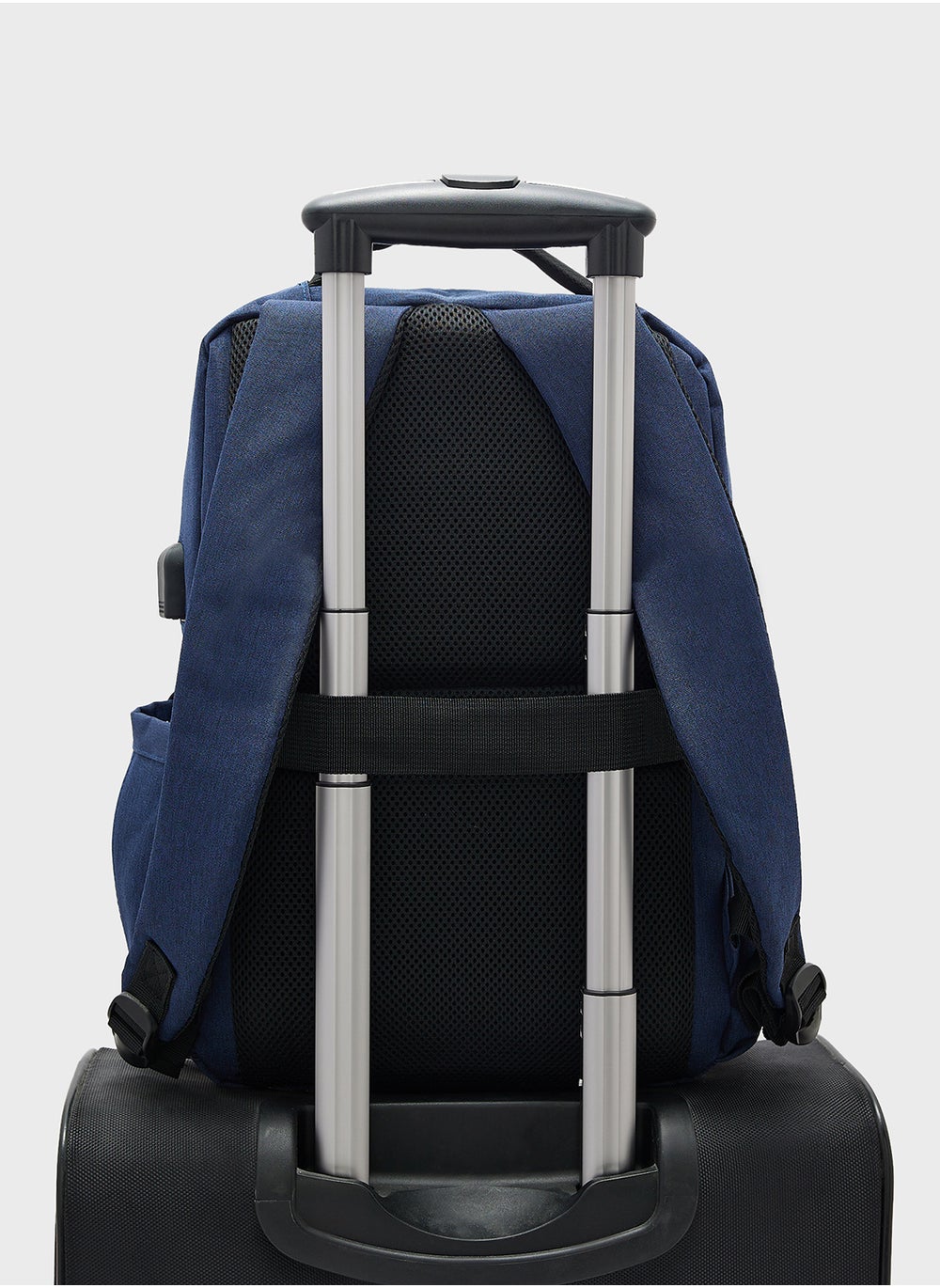 buy-robert-wood-casual-backpack-with-padded-support-and-usb-port_kqr