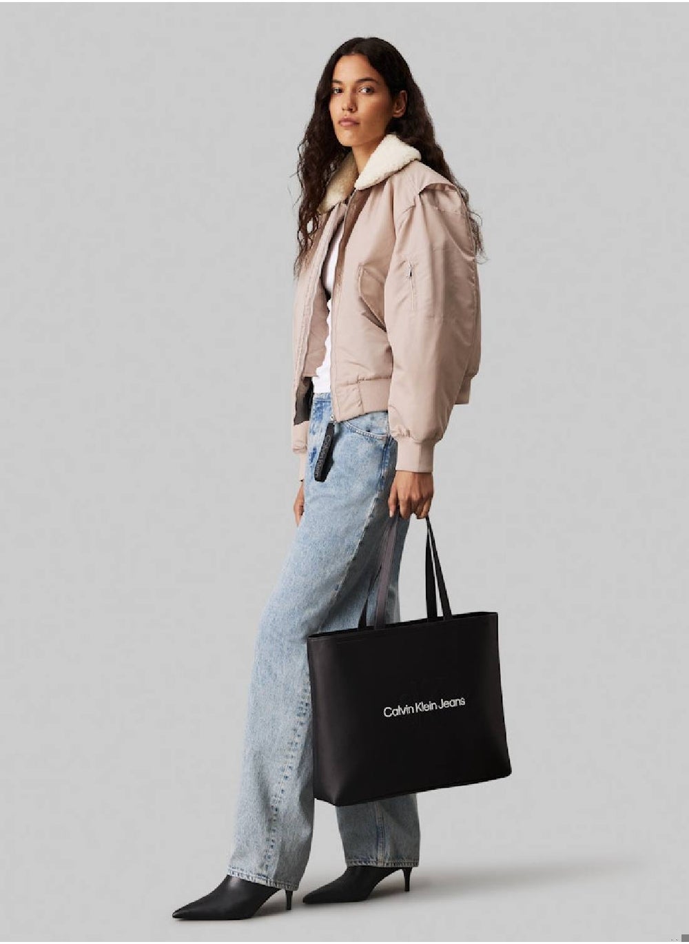 buy-calvin-klein-jeans-large-tote-bag_nna