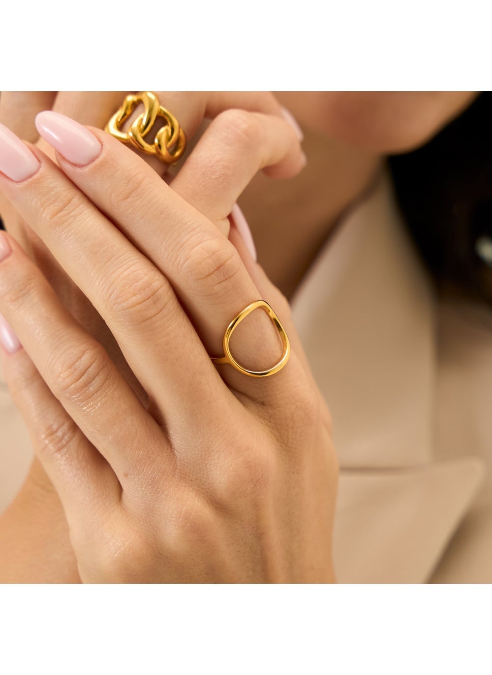buy-noya-camille-oval-ring_ur4