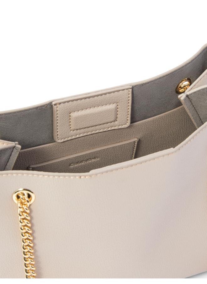 buy-calvin-klein-jeans-logo-chain-detailed-shoulder-bag_0c8