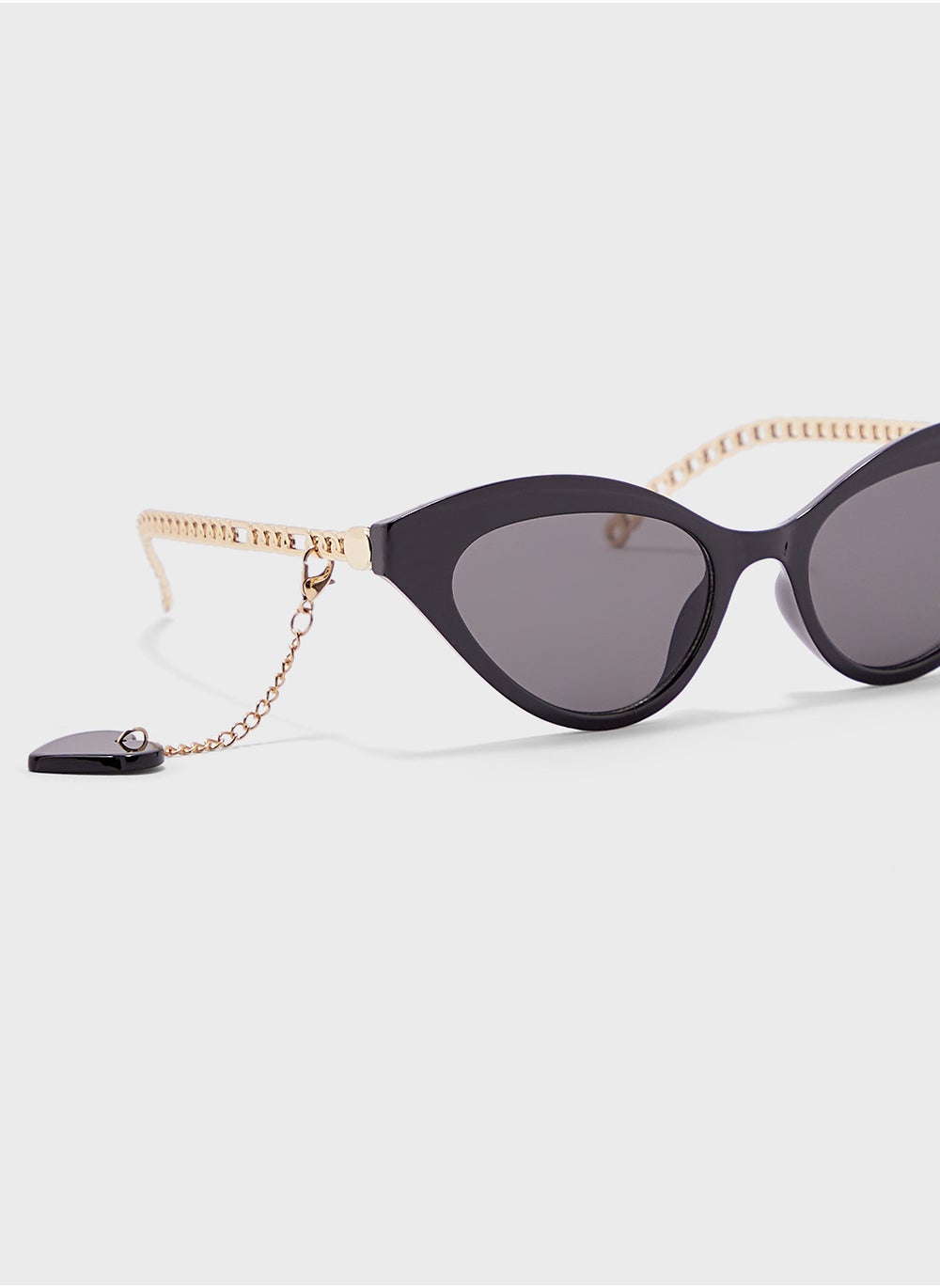 buy-ginger-cat-eye-sunglasses-with-heart-charm_lh3