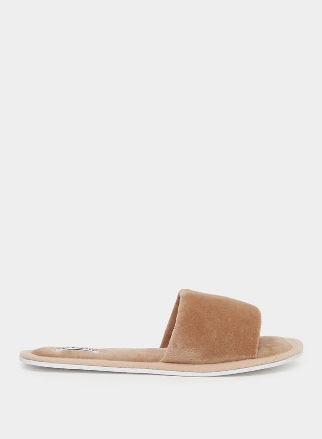 buy-styli-styli-textured-slip-on-slippers_pyy