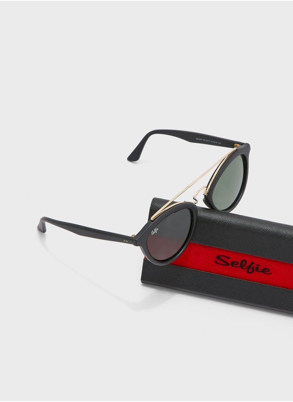 buy-selfie-t-bar-cateye-sunglasses_mqc