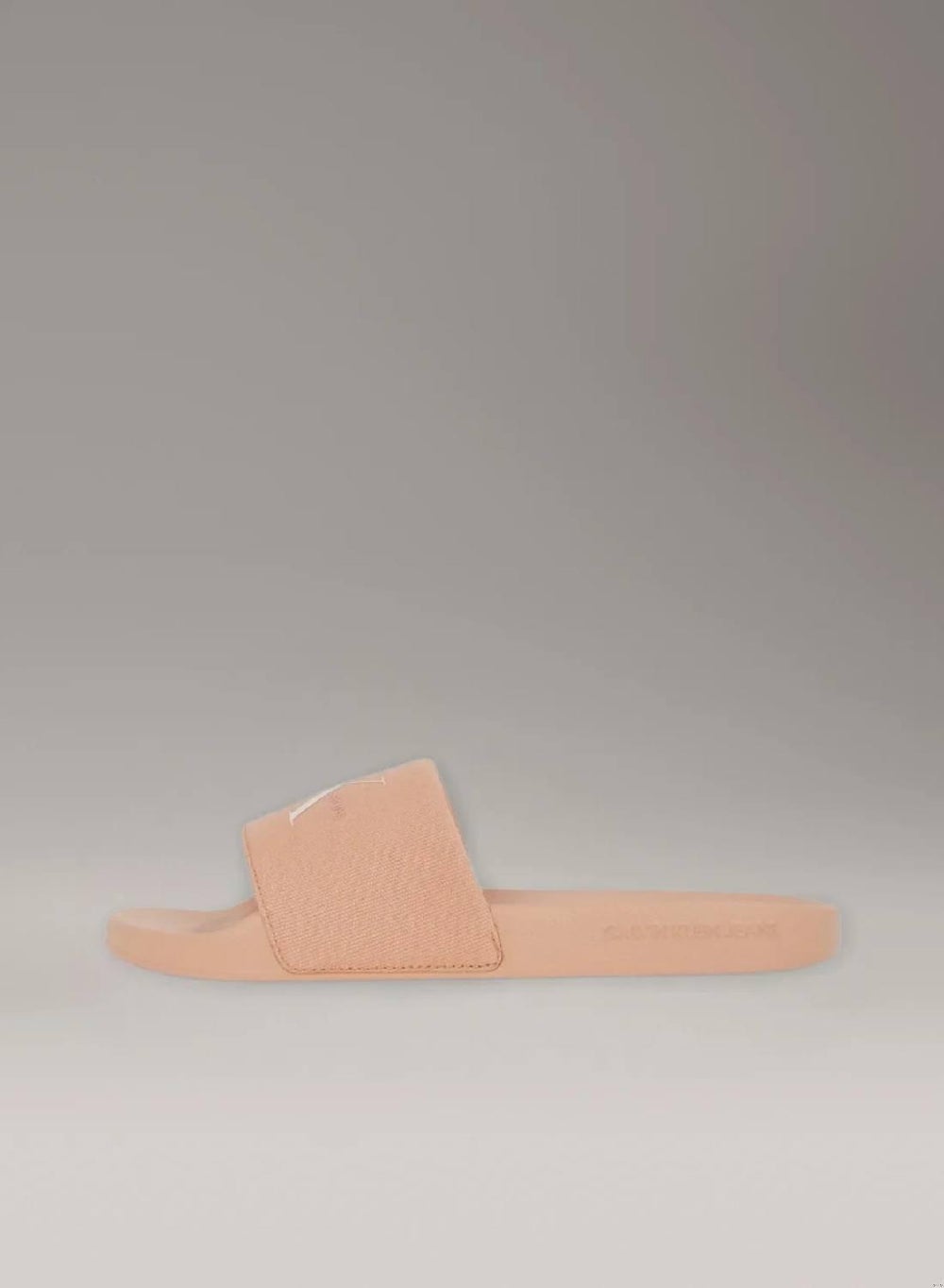 buy-calvin-klein-jeans-canvas-logo-sliders_vce