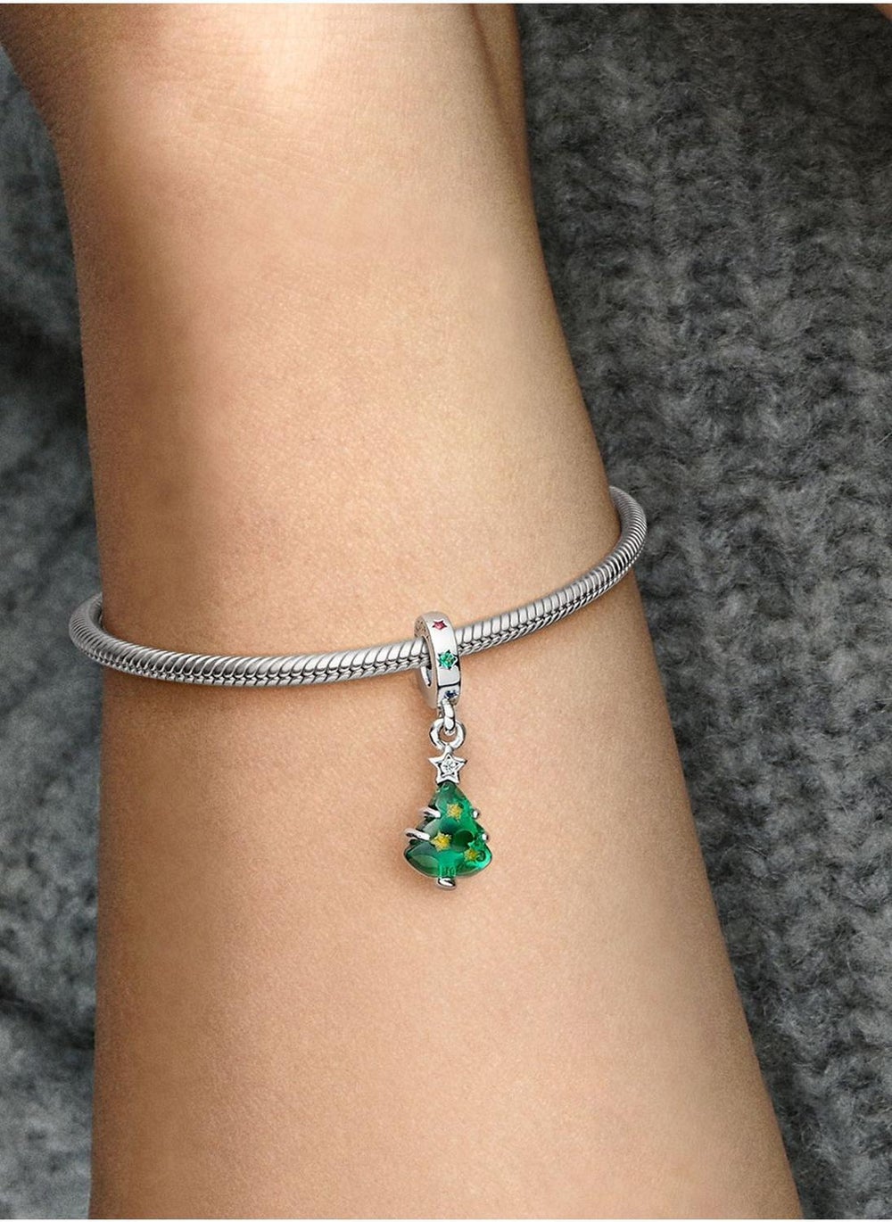buy-pandora-sparkling-christmas-tree-dangle-charm_c7x