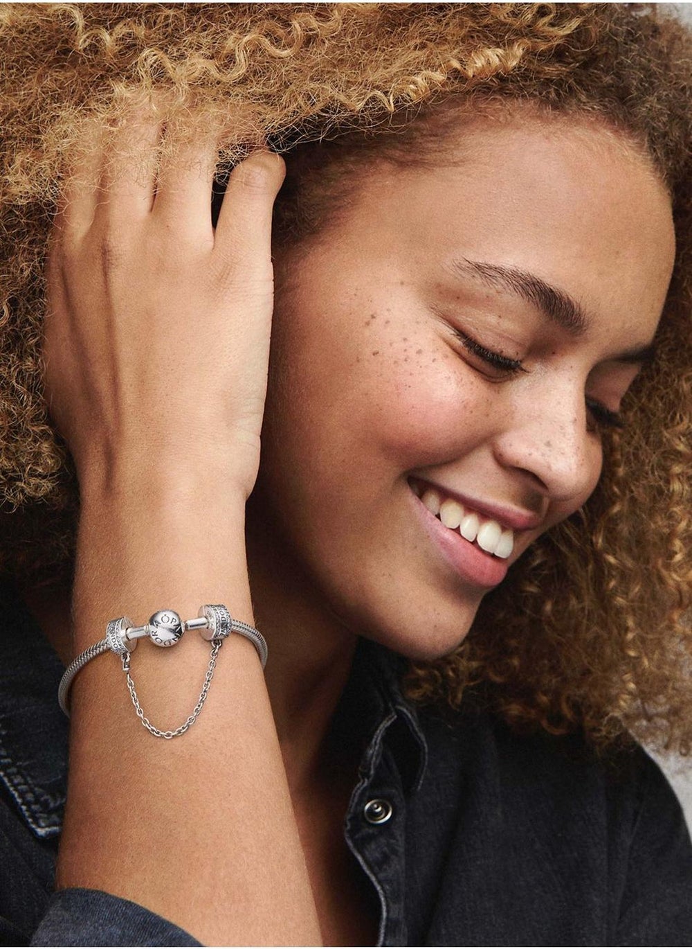 buy-pandora-pandora-logo-safety-chain-clip-charm_o7s