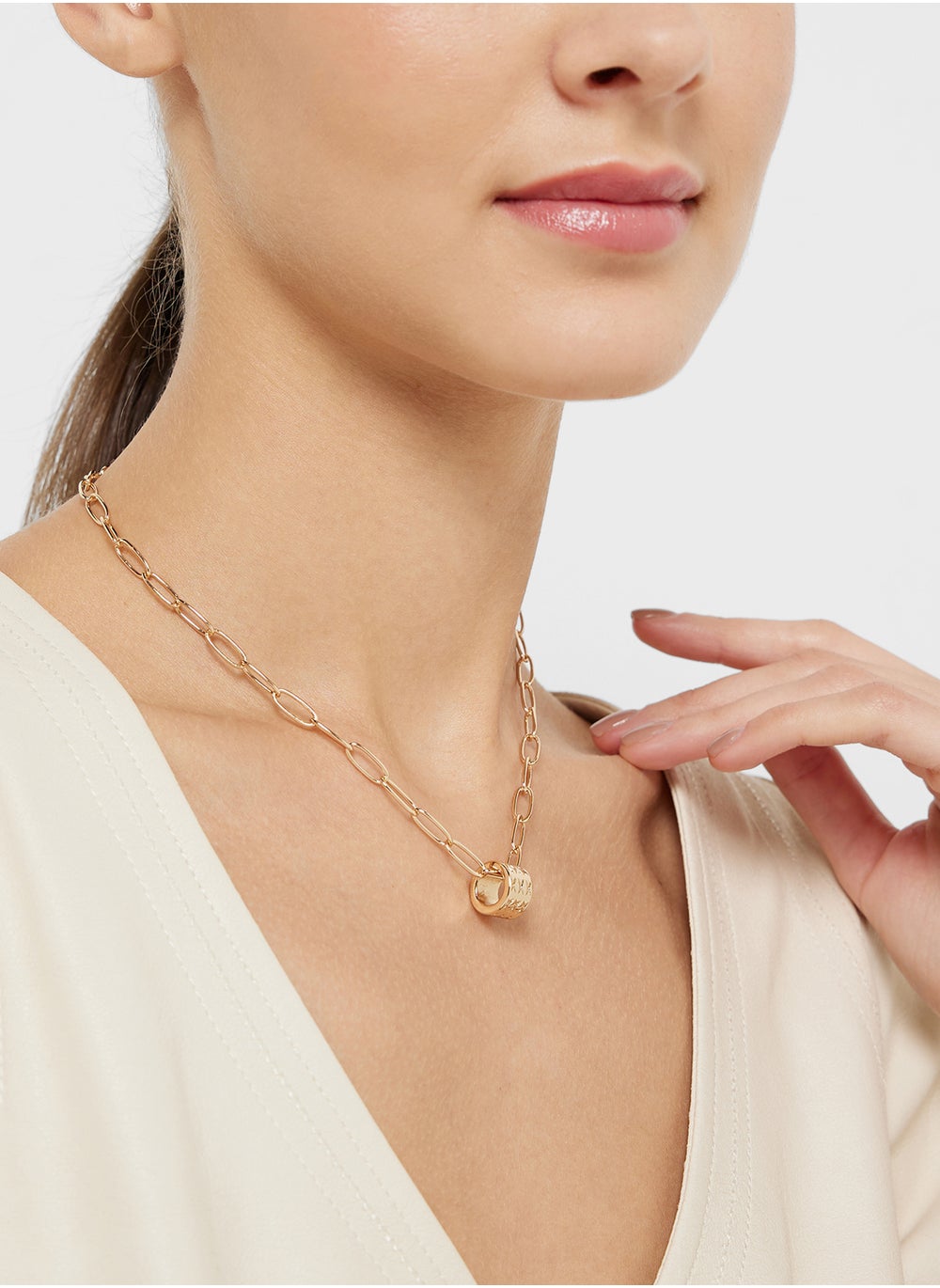 buy-ella-pendant-chainnecklace_93a