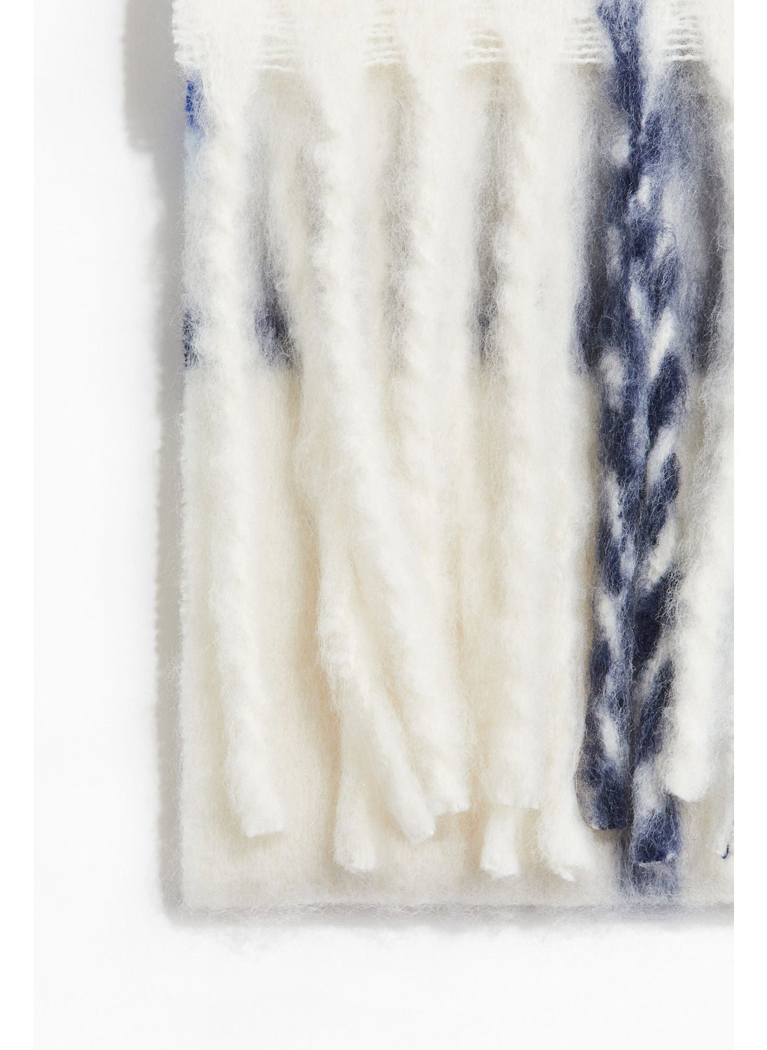 buy-h-m-fringed-scarf_c7o