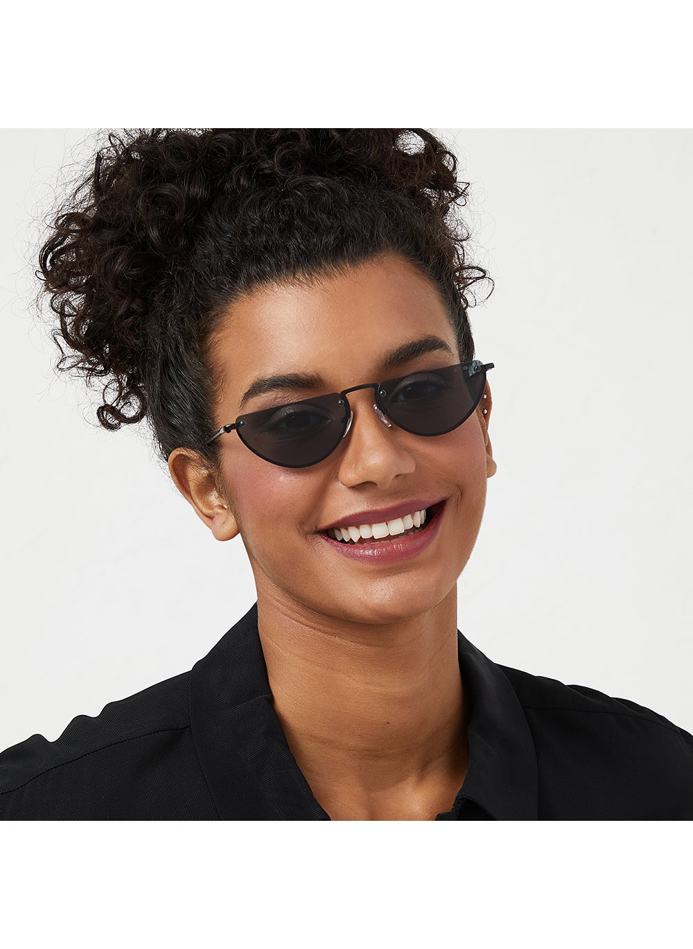 buy-blackout-blackout-demi-lune-oval-half-rim-sunglasses_taz
