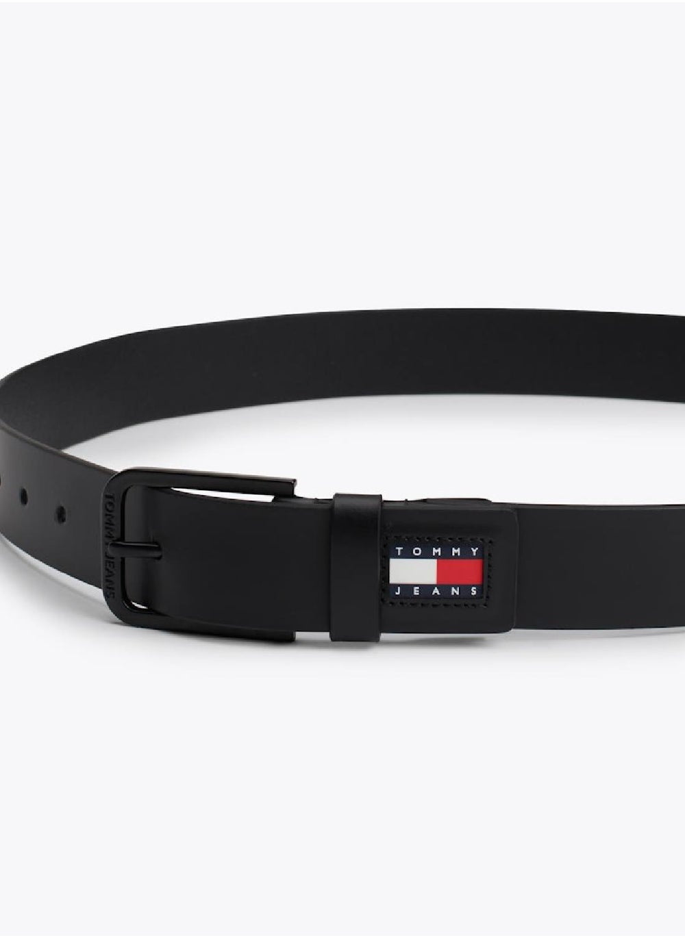 buy-tommy-jeans-rubberised-badge-leather-belt_owi