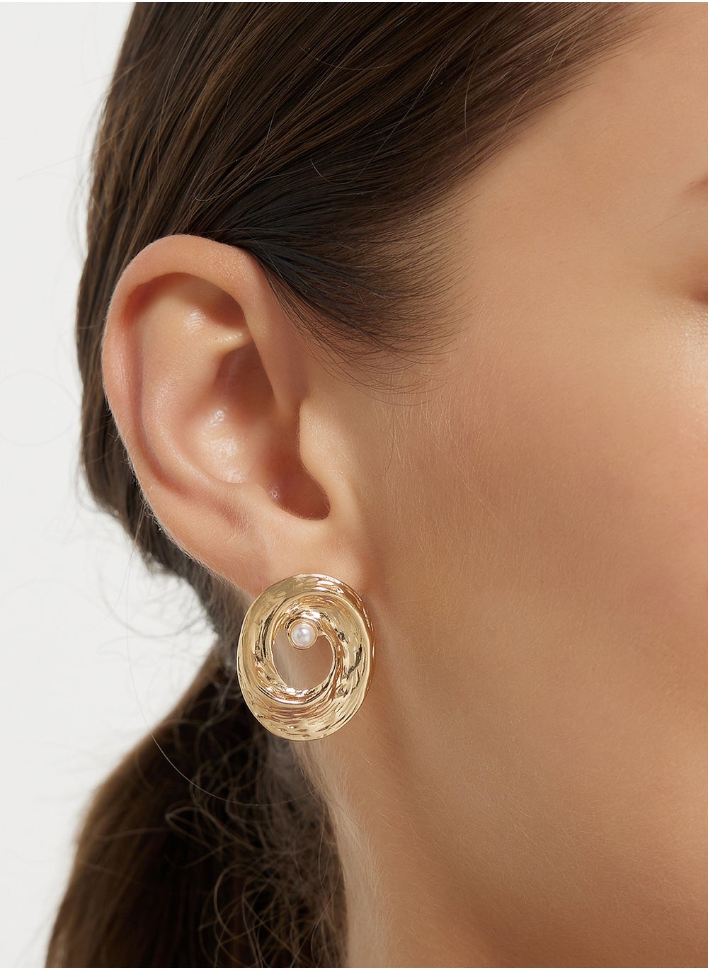 buy-ella-essential-stud-pearl-earrings_4yy