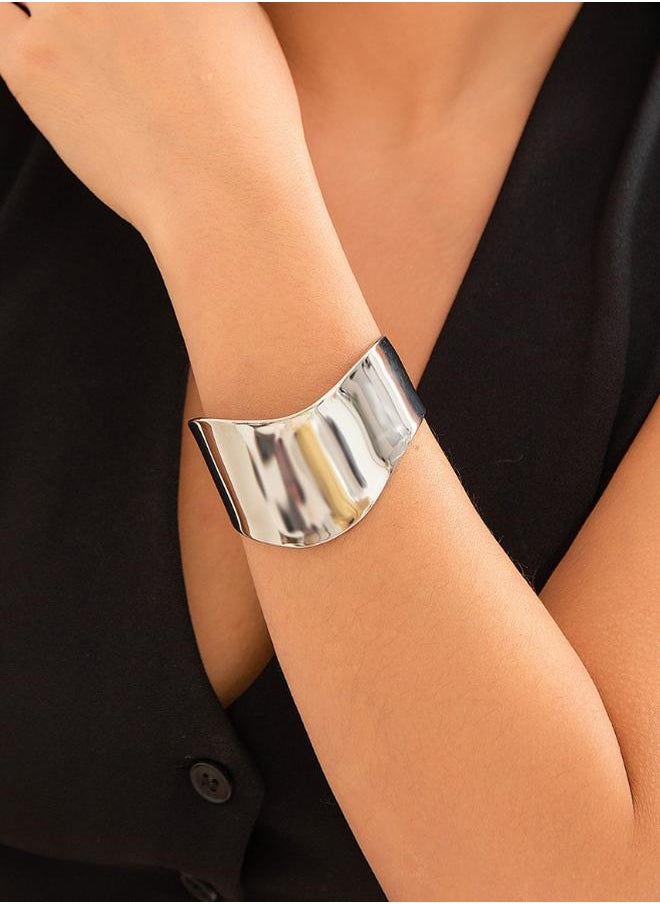 buy-styli-textured-wide-cuff-bangle_czx