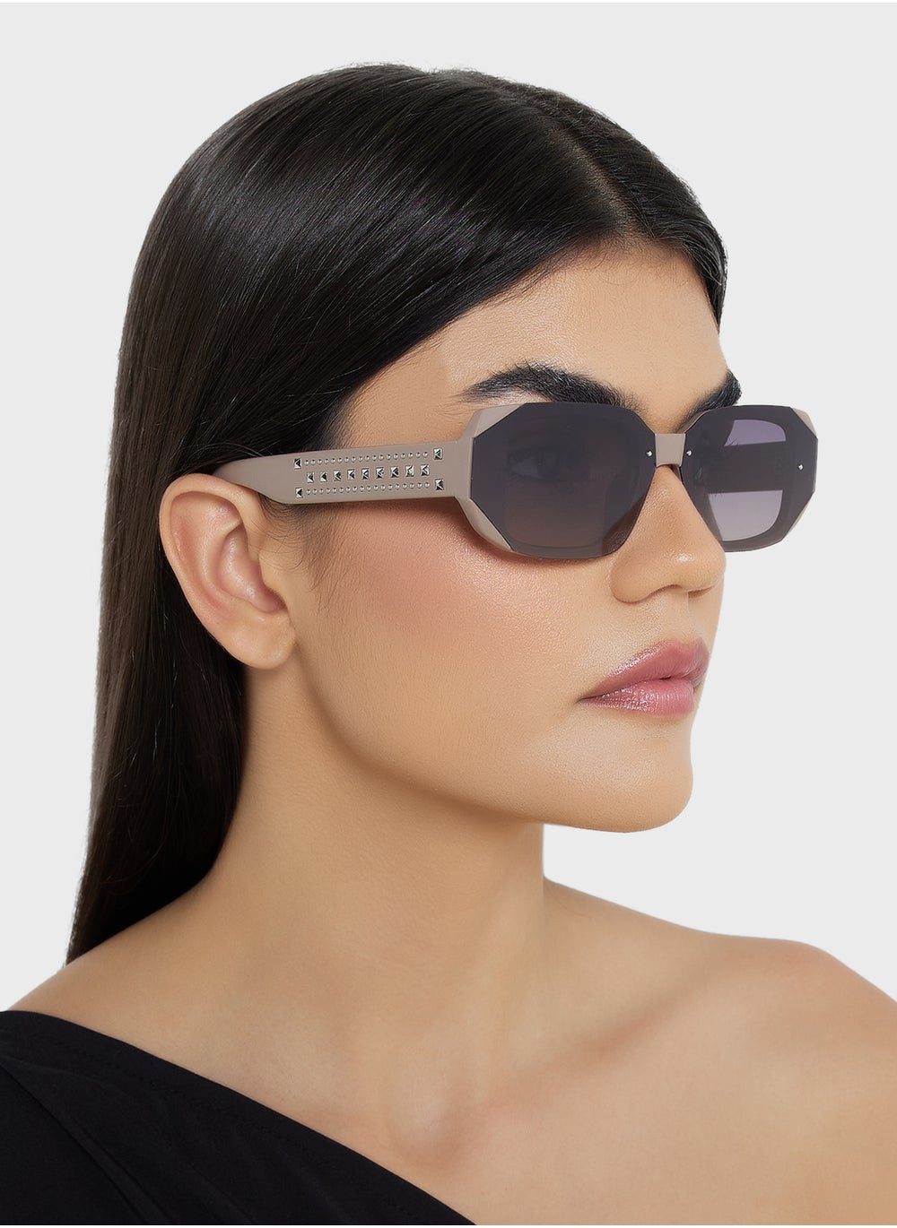 buy-ginger-polarized-rectangular-len-sunglasses-with-stud-arm_q25