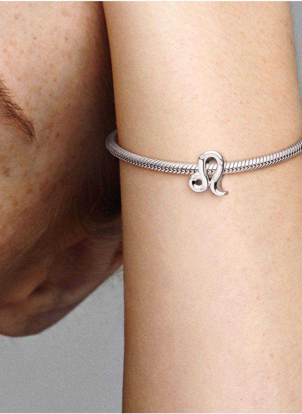 buy-pandora-sparkling-leo-zodiac-charm_iv6