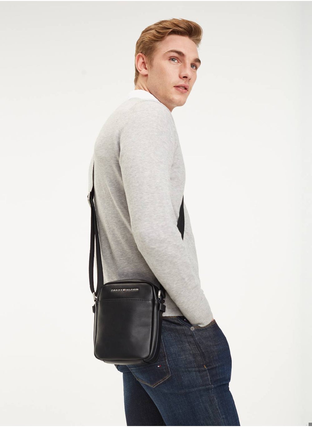 buy-tommy-hilfiger-city-mini-reporter-bag_np5