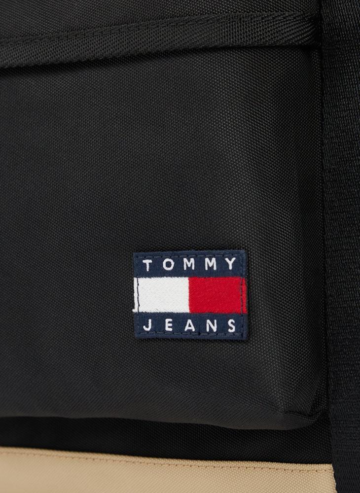 buy-tommy-jeans-essential-daily-duffle-bag_9gr