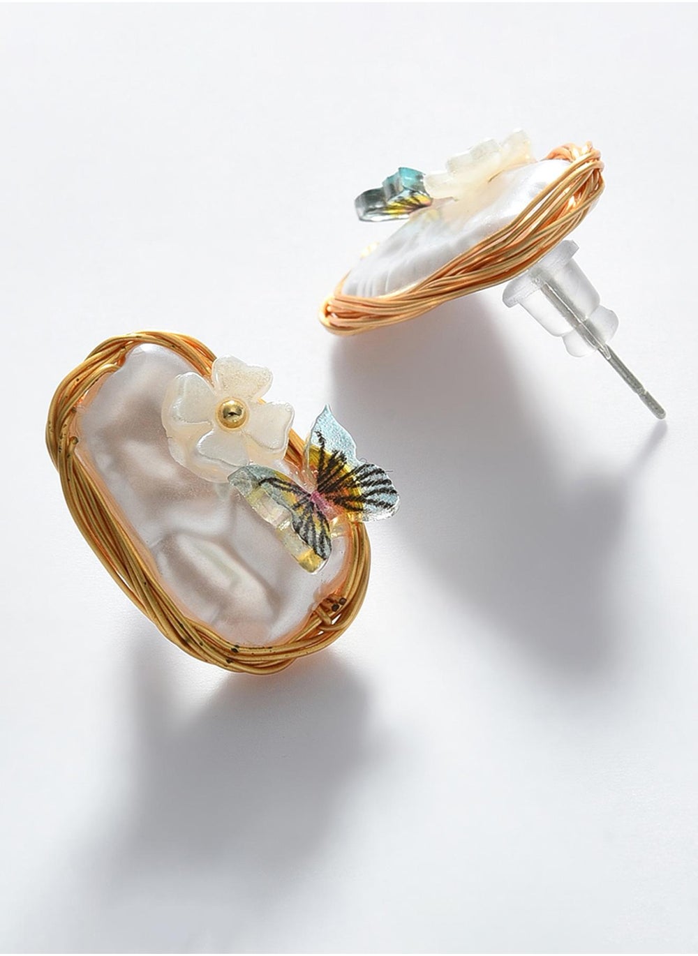 buy-sohi-butterfly-shaped-stud-earring_4hv