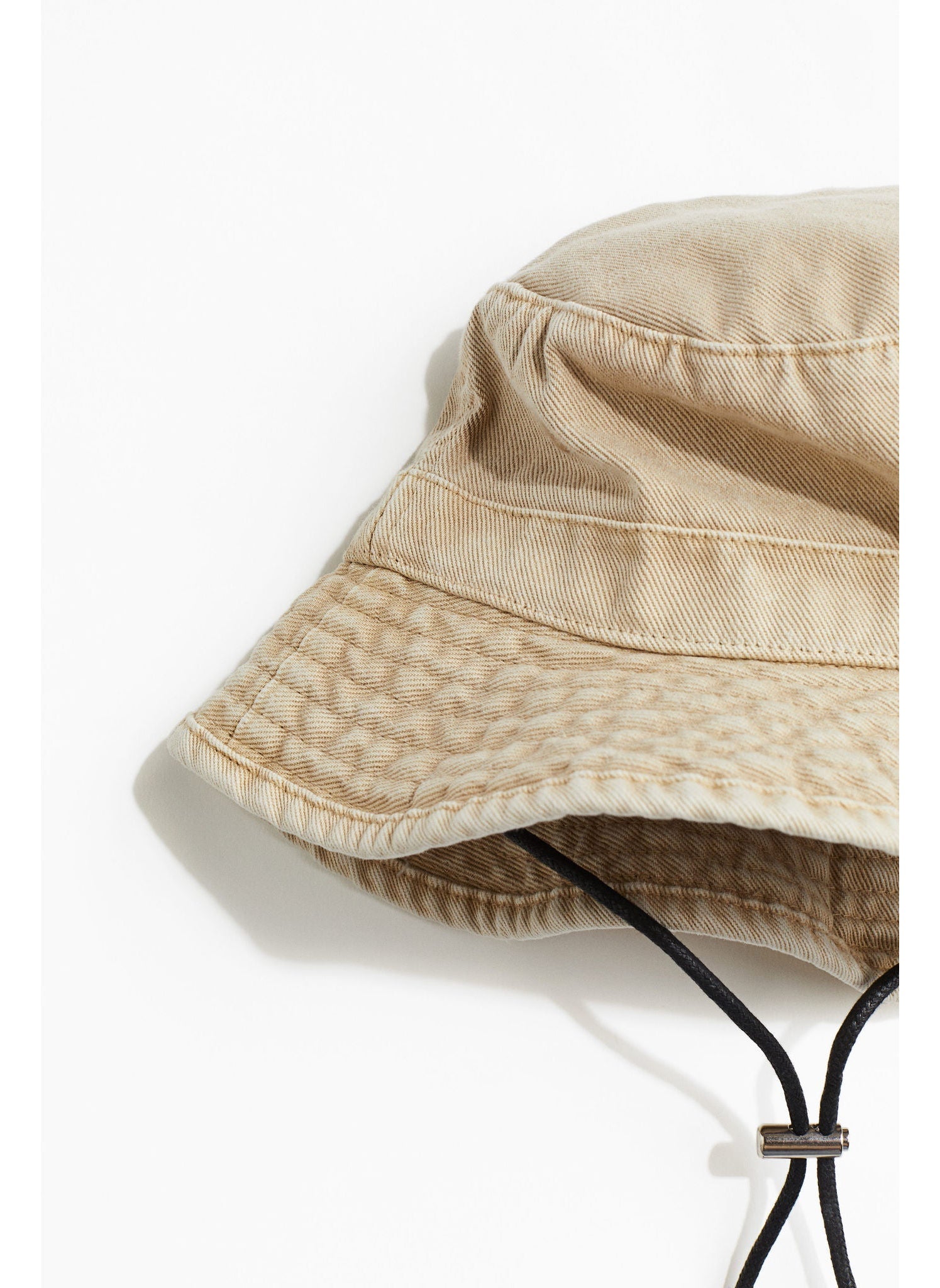 buy-h-m-chin-strap-bucket-hat_2nu