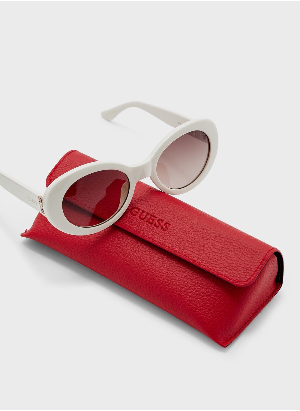 buy-guess-gradient-shape-sunglasses_nh2