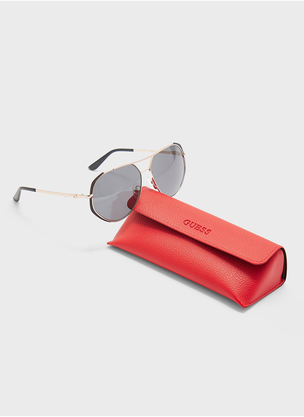 buy-guess-gu0021902a59-oversize-sunglasses_7i2