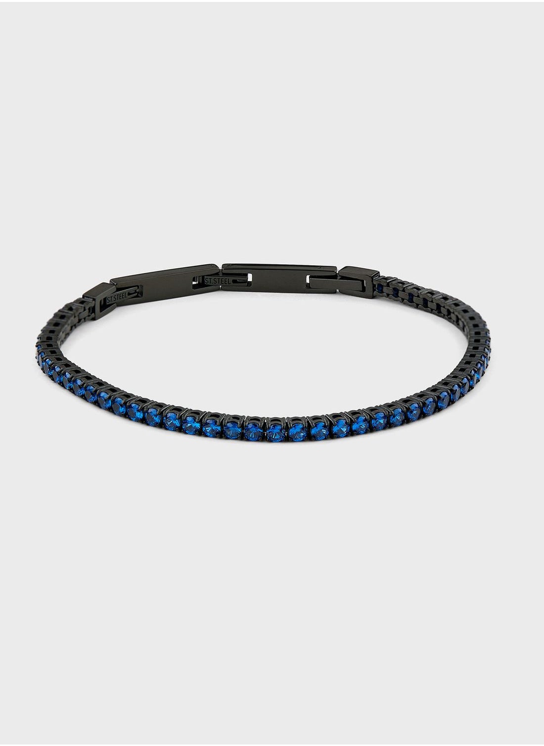 buy-guess-casual-logo-buckle-bracelet_rfd