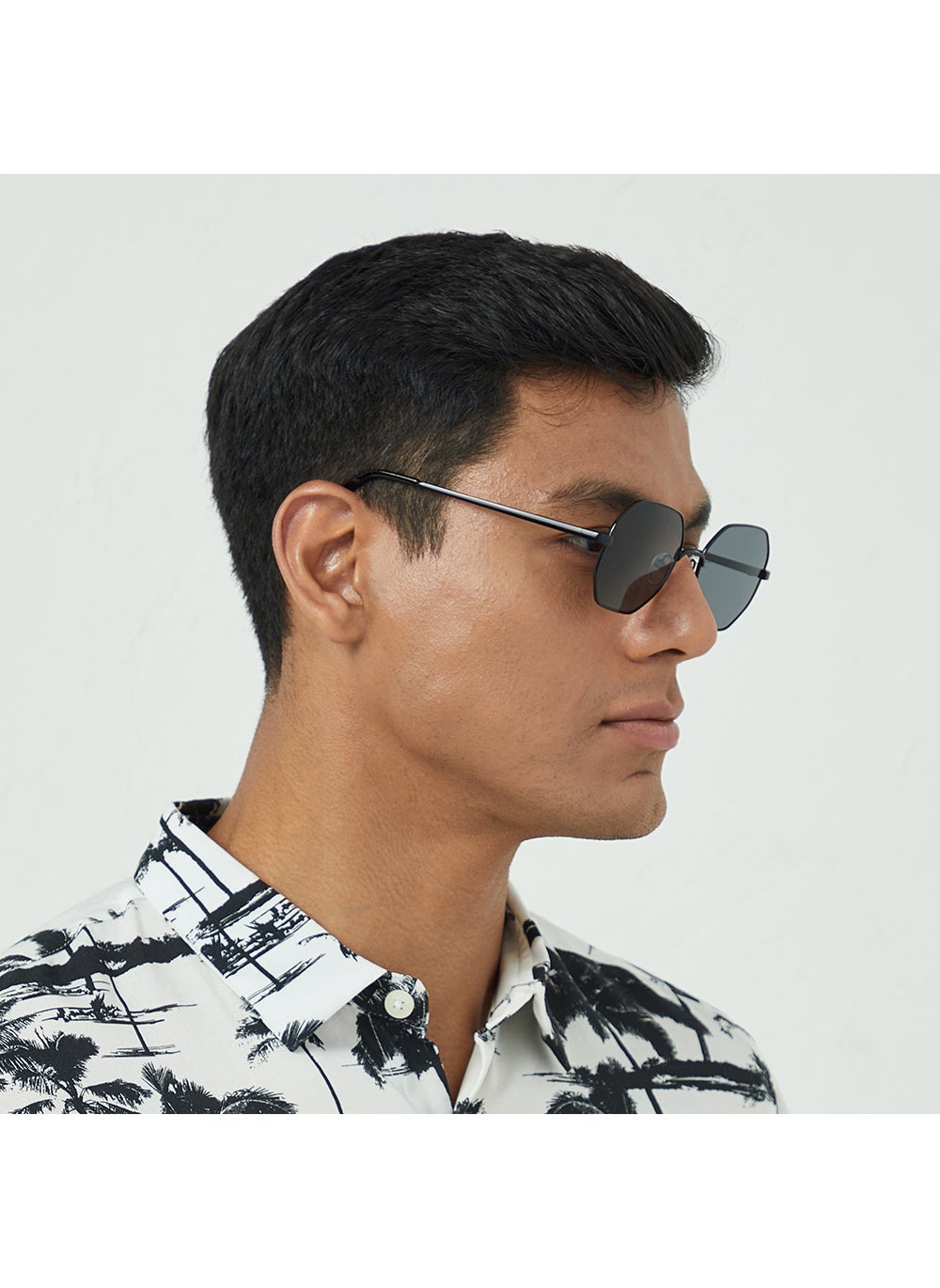 buy-blackout-blackout-famous-geometric-full-rim-sunglasses_zez