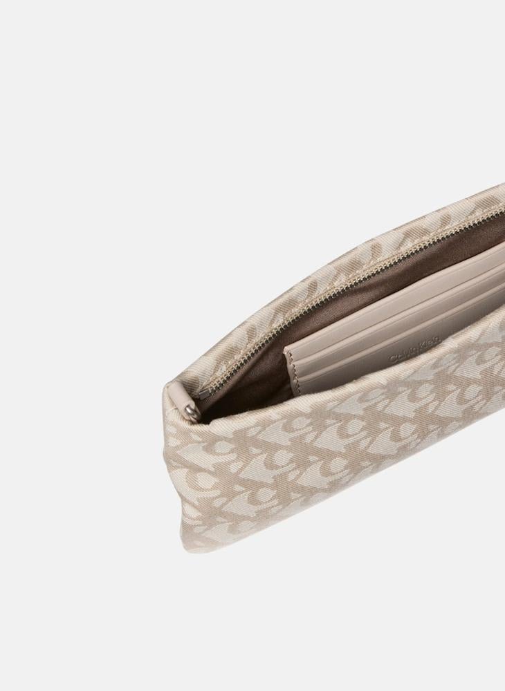 buy-calvin-klein-jeans-logo-detailed-zip-through-crossbody_hjy