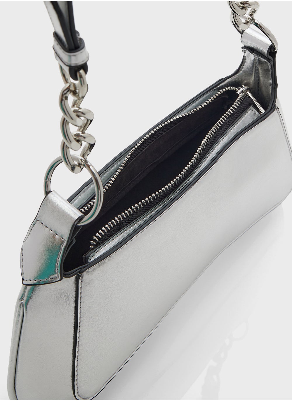 buy-ella-chain-detail-slim-shoulder-bag_glf