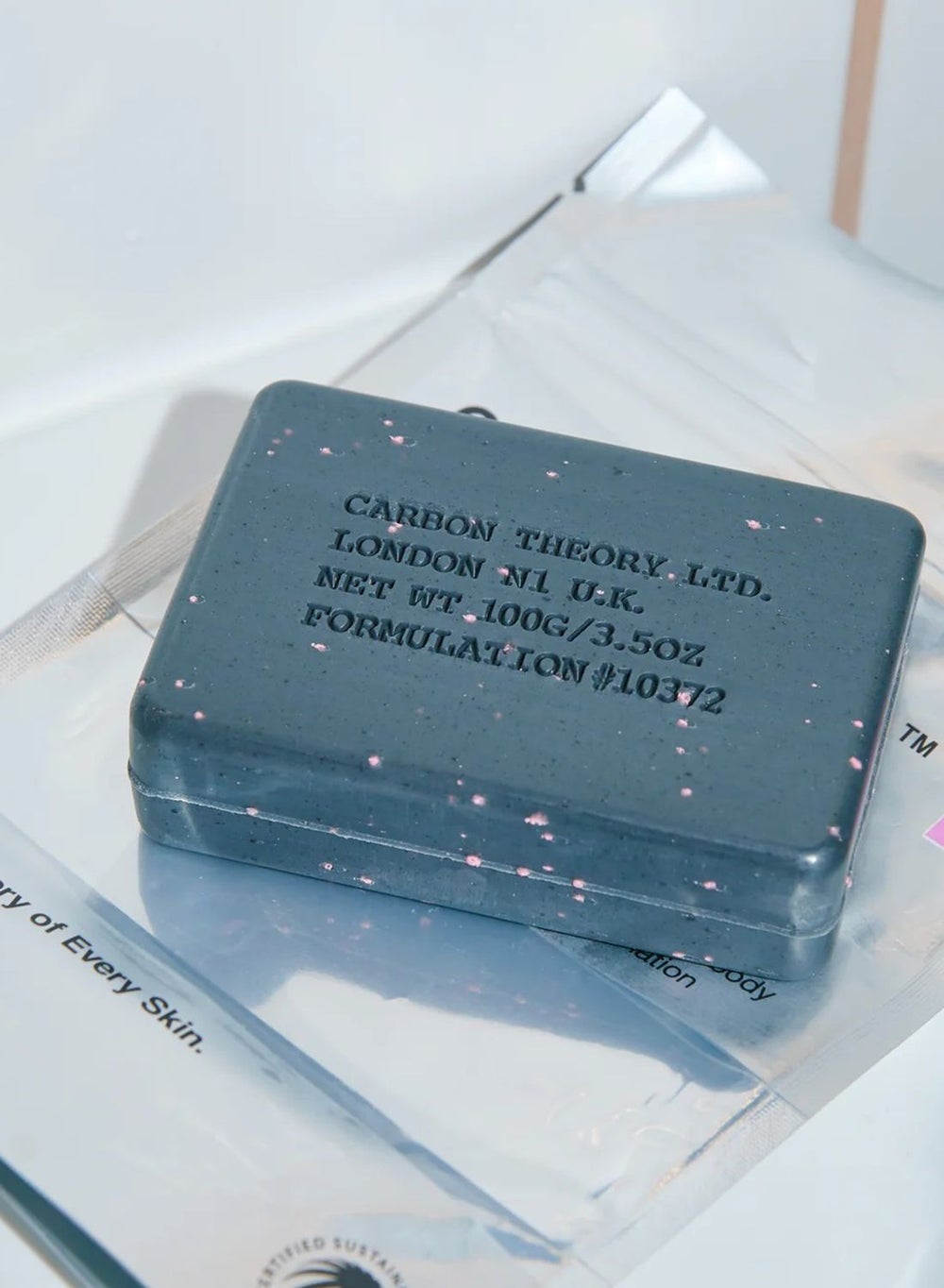 buy-carbon-theory-charcoal-tea-tree-oil-breakout-control-exfoliating-body-bar_gxv